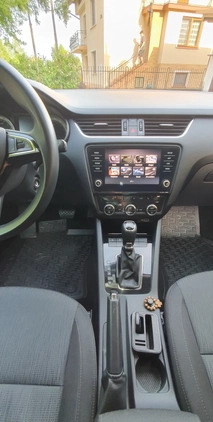 Skoda Octavia cena 64200 przebieg: 143190, rok produkcji 2017 z Błonie małe 254